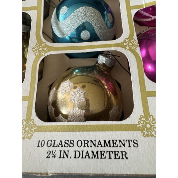 Noelle Glass Ornaments Box of 7 Vintage glass Christmas ornaments - Picture 5 of 6